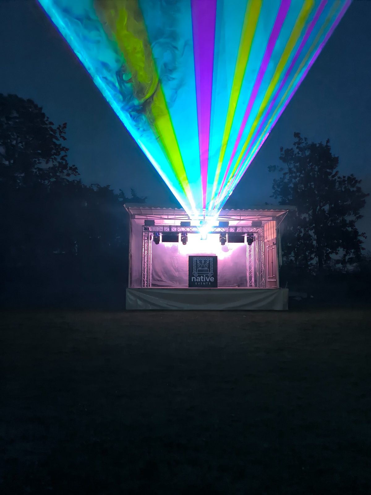 Laser und Lichttechnik an einer kleinen Bühne